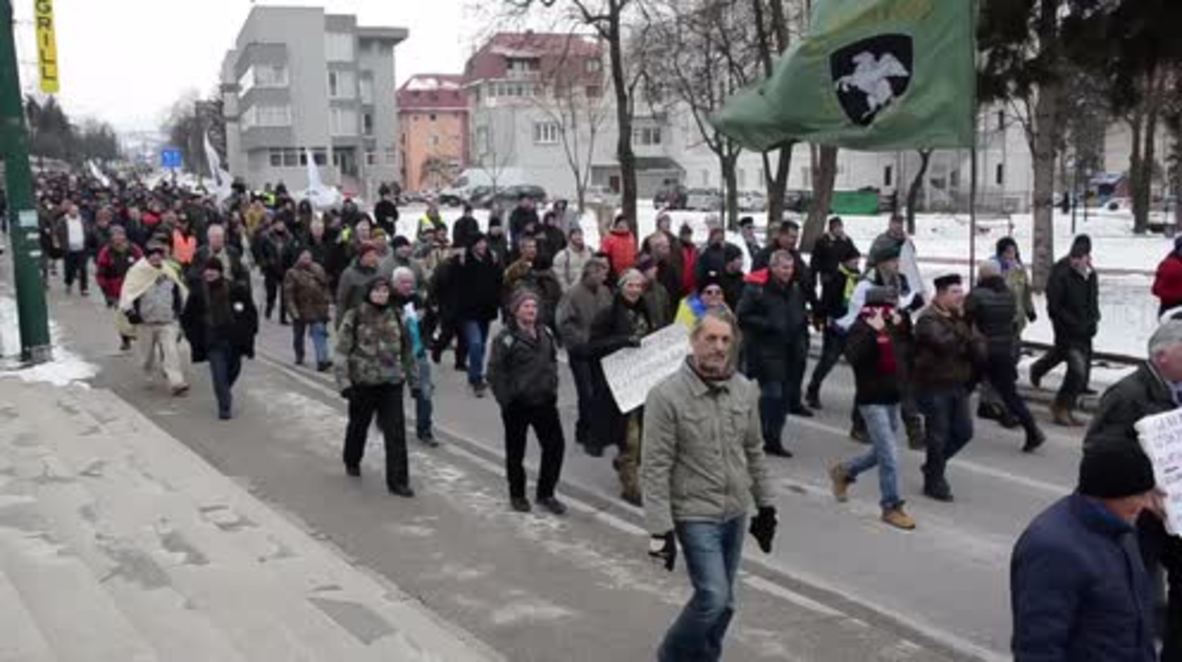 Bosnia and Herzegovina: Veterans storm the streets to demand more rights