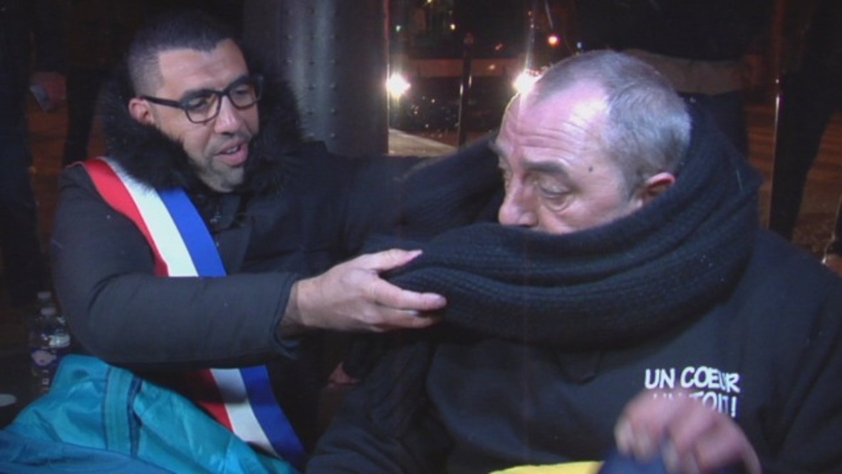France: Politicians sleep out in the cold with the homeless of Paris