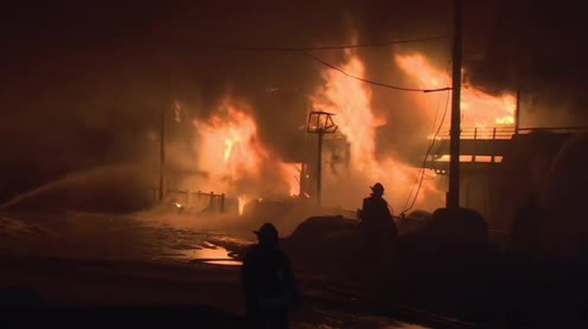 Rusia: Un barco de tres pisos se incendia en el río Moskva