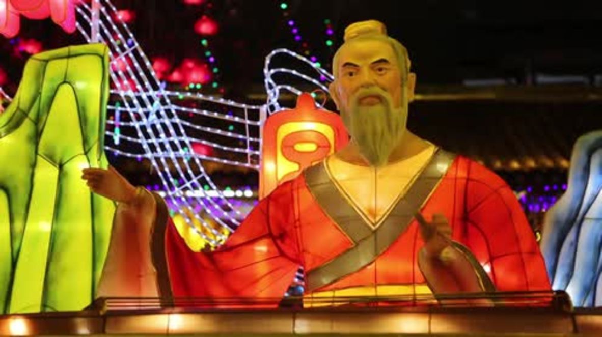 China: ¡Que haya luz! Celebran el Festival de la Linterna con danzas