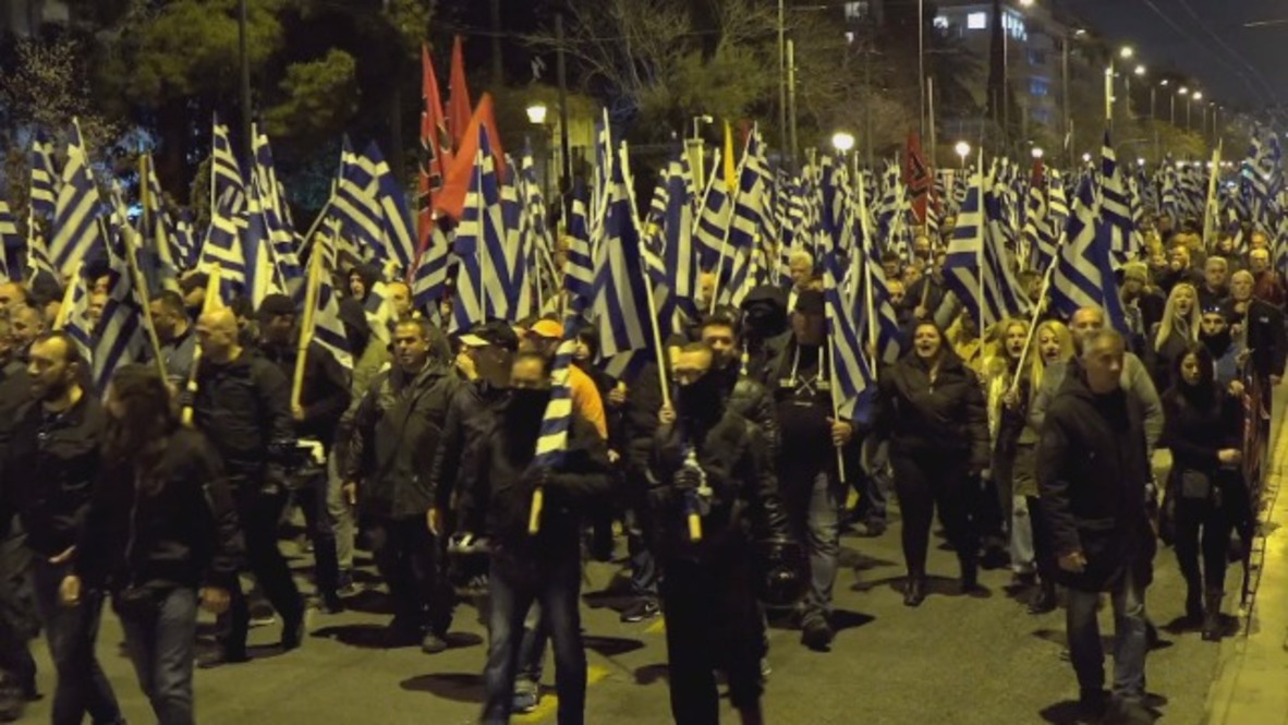 Grecia: Miembros de Amanecer Dorado protestan frente a la embajada turca contra la detención de soldados griegos