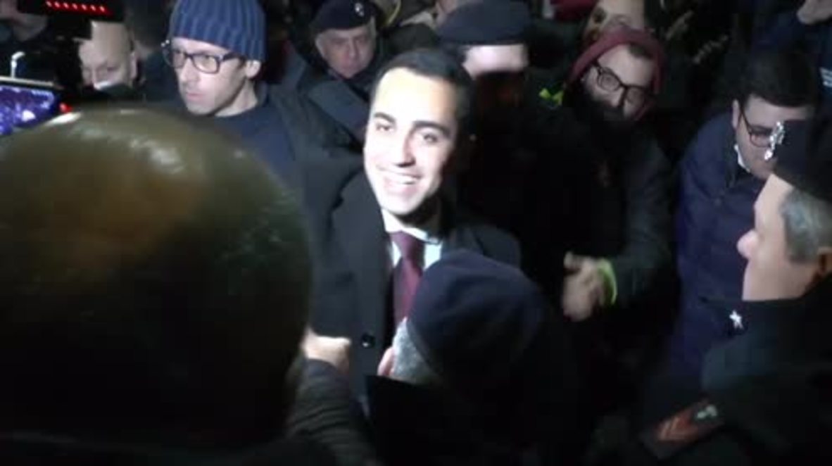 Italia: Di Maio, del M5S, llega triunfal a Pomigliano