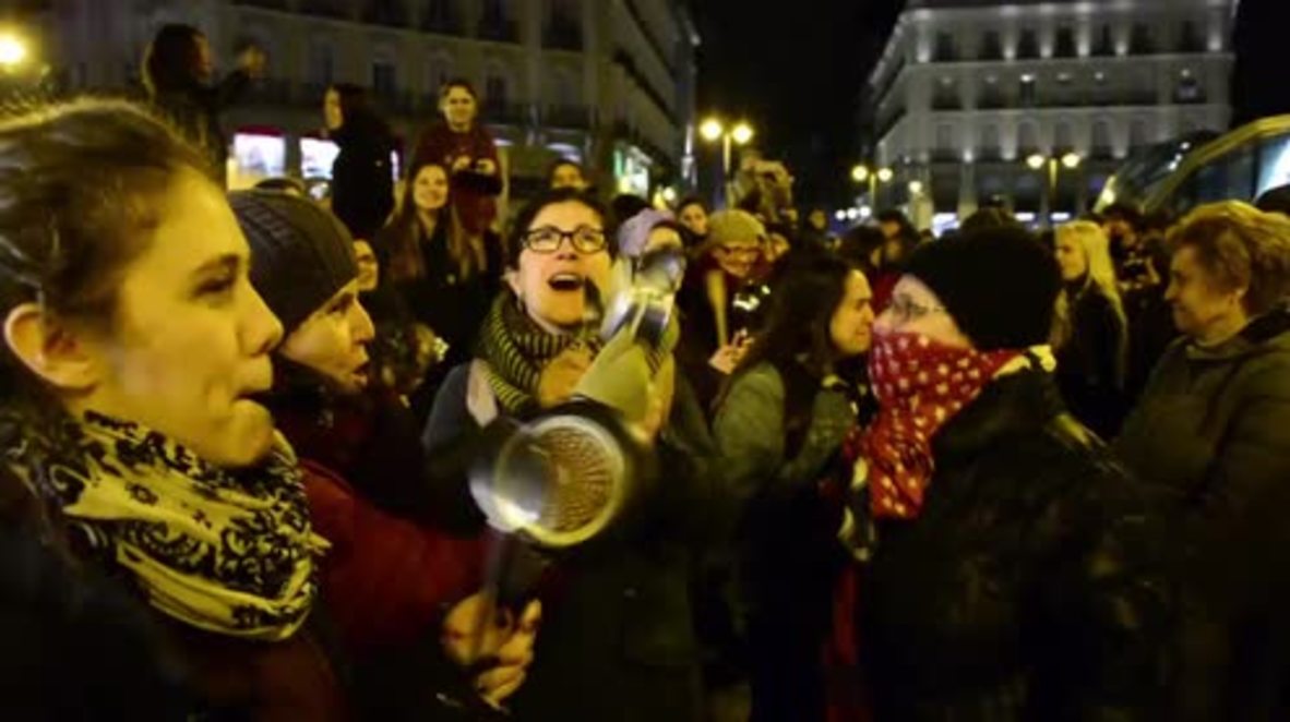 España: Madrid protesta al ritmo de las cacerolas al comienzo de la huelga del Día Internacional de la Mujer