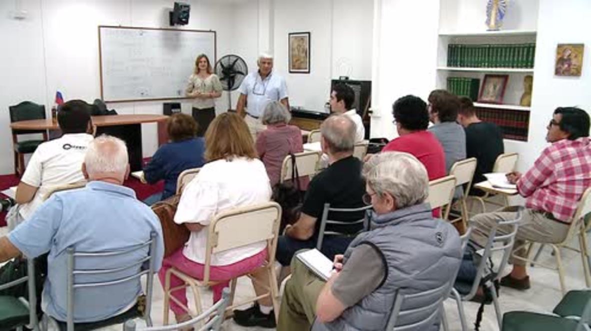 Argentina: Footie fans learn Russian ahead of FIFA World Cup