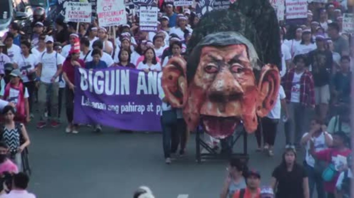 Philippines: ‘Mad dog’ Duterte mocked during women’s march in Manila