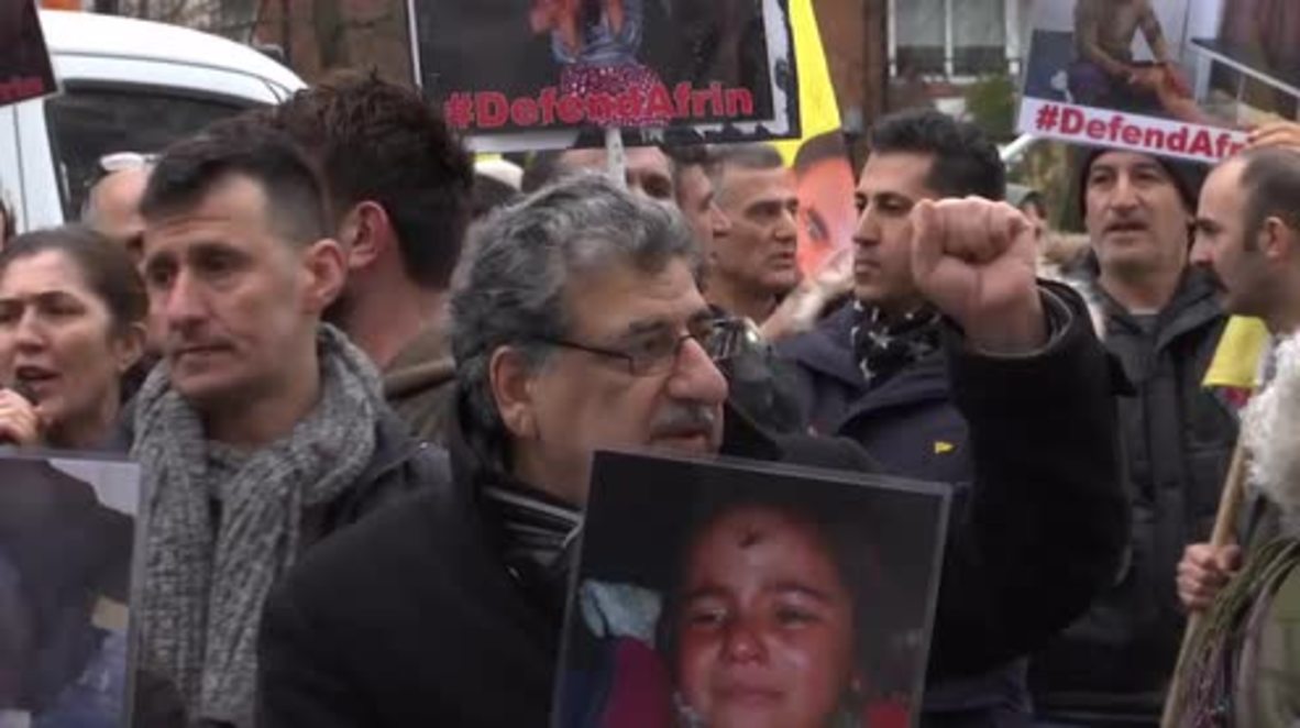 UK: 'Russia, shame on you!' - Protesters demand Moscow take action in Afrin
