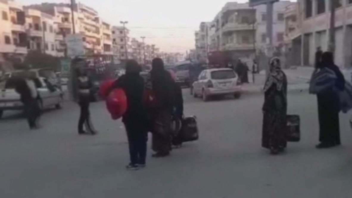 Siria: Residentes de Afrín preparan su equipaje tras los informes de bombardeos turcos en la ciudad