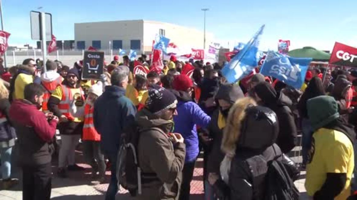 Spain: Amazon staff strike over pay, bonuses