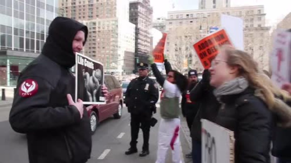 USA: Anti-abortion activists face off with counter-protesters in NYC