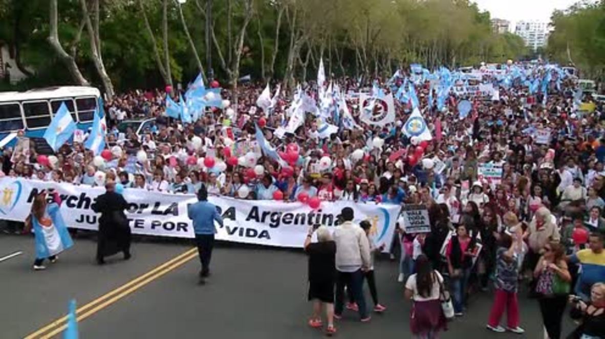 Argentina: Miles de personas marchan por las calles de Buenos Aires en contra de la legalización del aborto