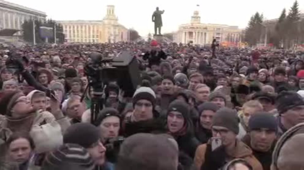 Russia: 'I lost five children in the fire' - Protesters rally in Kemerovo in aftermath of blaze