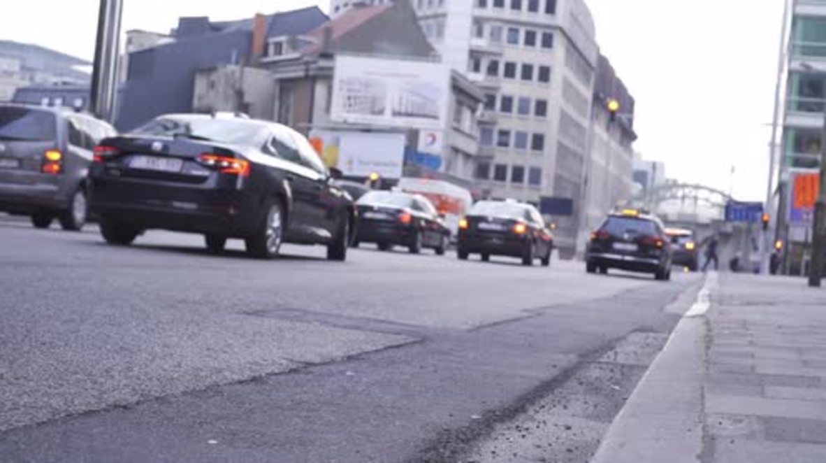 Belgium: Taxi drivers' anti-Uber protest causes traffic chaos in Brussels