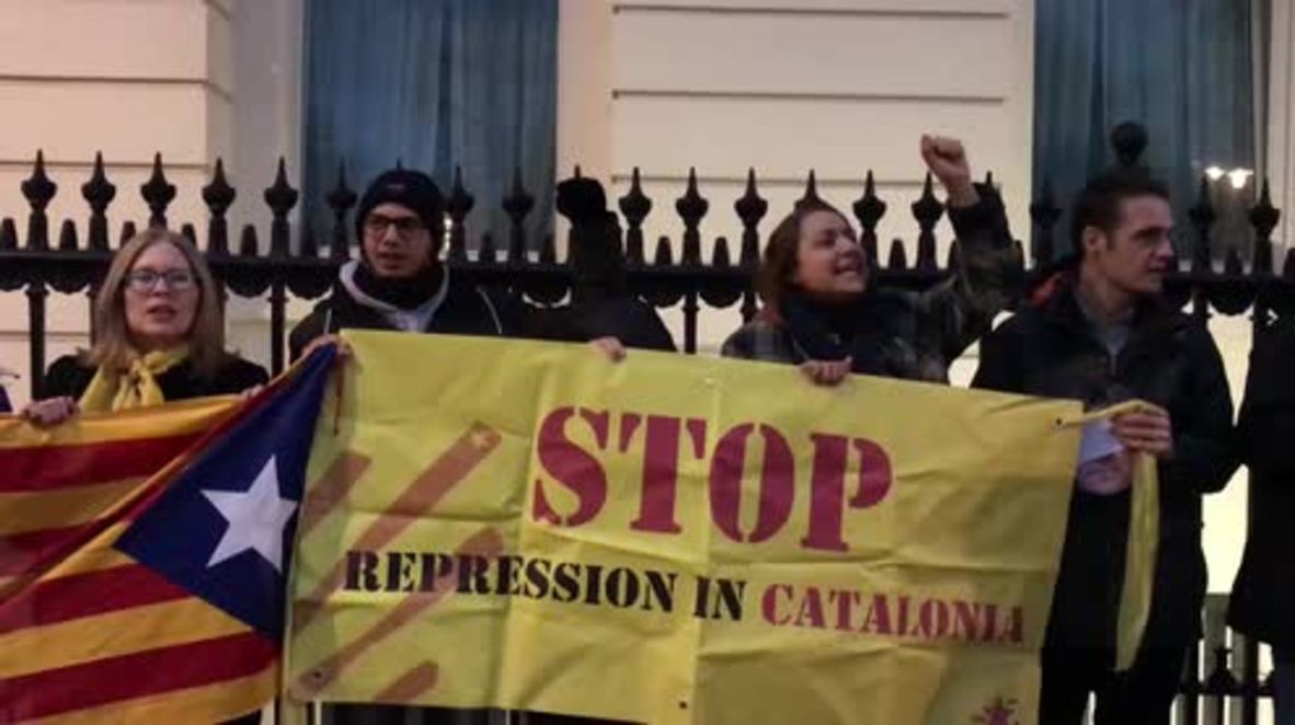 Reino Unido: Partidarios de Puigdemont se reúnen frente a la Embajada de Alemania en Londres