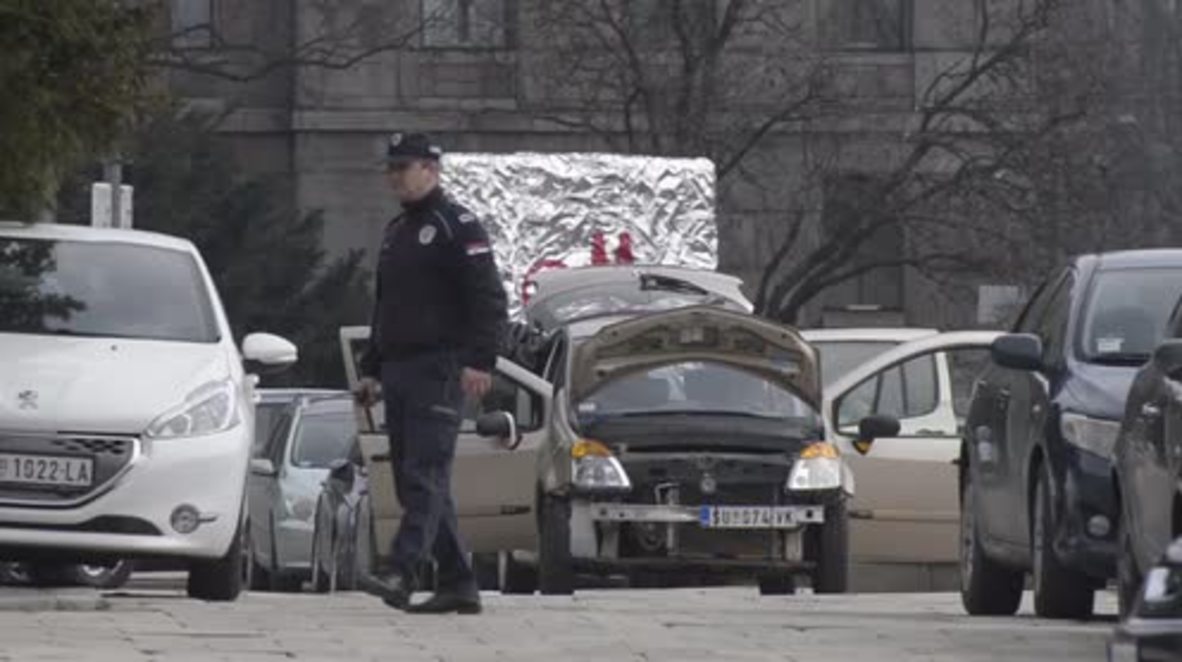 Serbia: Evacúan el Parlamento por la presencia de un hombre con explosivos