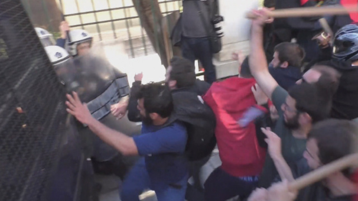 Greece: Students clash with police over teaching cuts