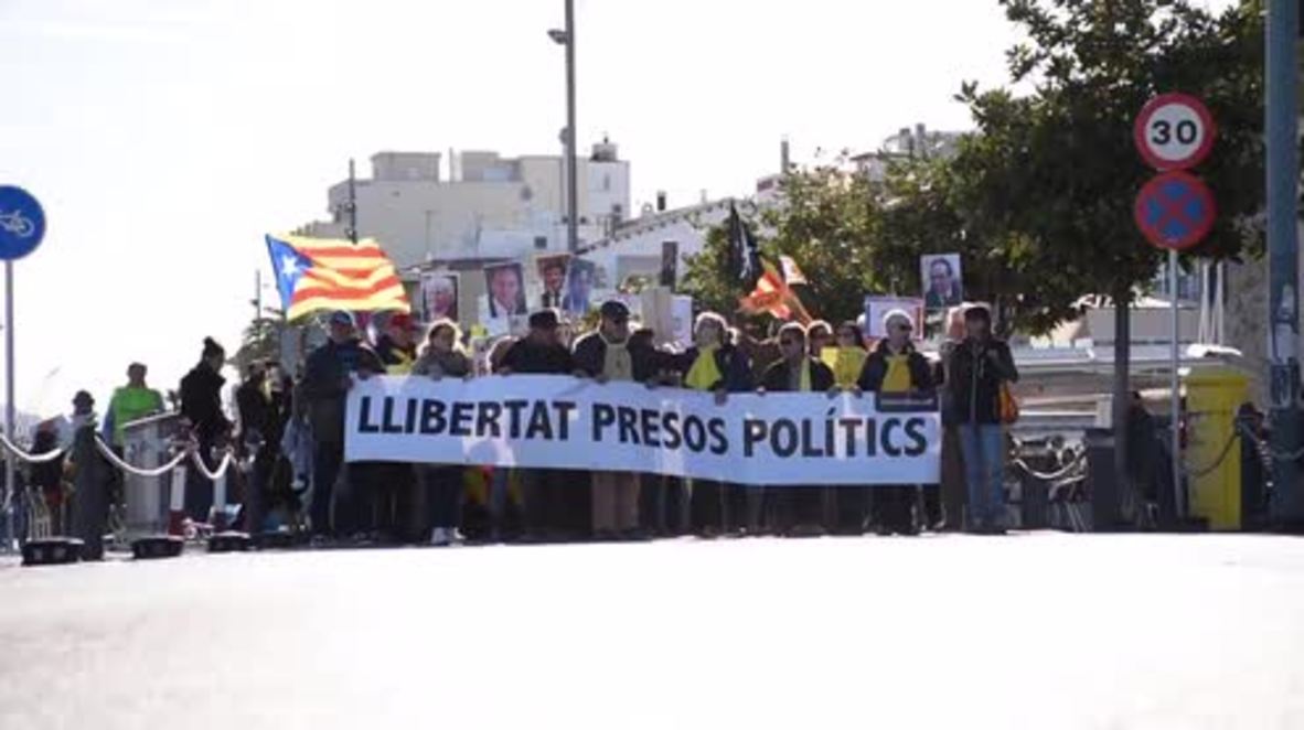 Spain: Hundreds protest in Cambrils for Catalan’s political prisoners