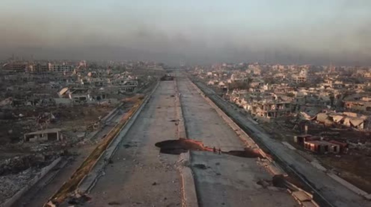 Siria: Imágenes aéreas muestran la autopista de Ghouta oriental libre de combatientes tras 7 años de bloqueo *EXCLUSIVO*