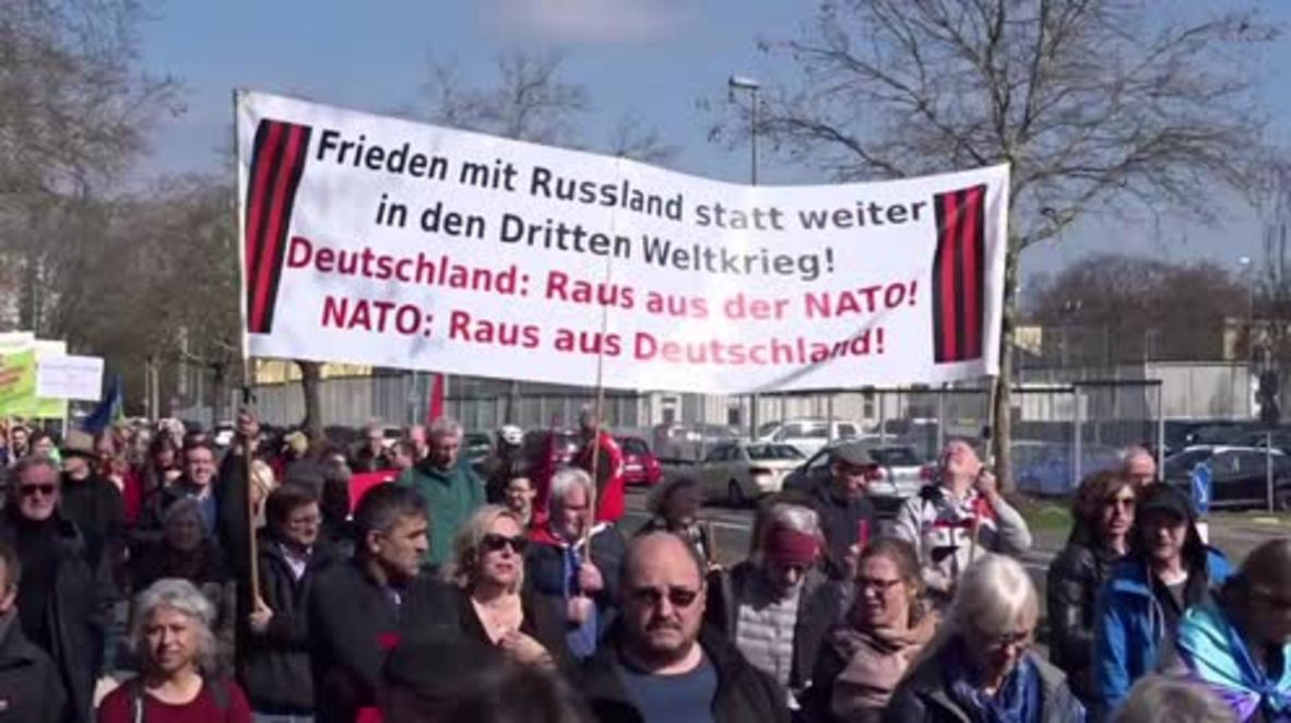 Germany: 'Out of NATO!' - Hundreds call for disarmament during Frankfurt Easter March