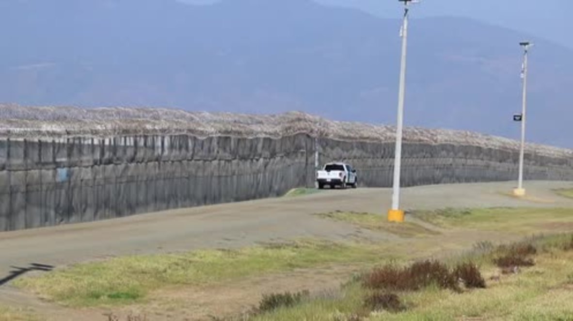 México: Patrullan Tijuana mientras Trump envía a la Guardia Nacional a la frontera