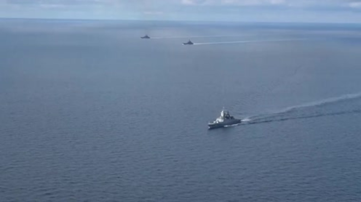 Aguas internacionales: Buques militares rusos realizan ejercicios tácticos