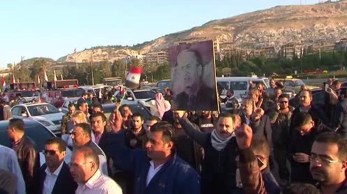 Siria: "¡Larga vida a Assad!" - Manifestantes condenan los ataques aéreos estadounidenses en Damasco