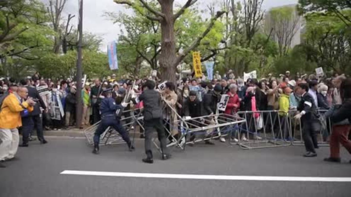Japón: Miles de personas exigen la dimisión del primer ministro Abe en medio de un escándalo de corrupción