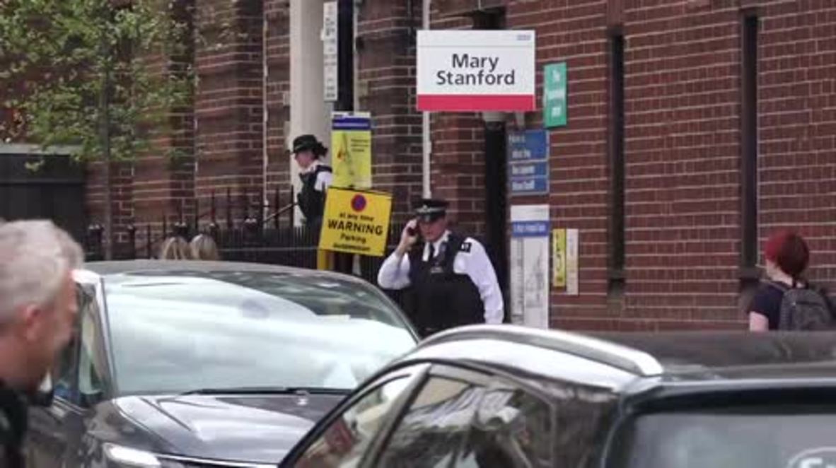 UK: Media, police gather outside St Mary’s hospital as Kate Middleton gives birth