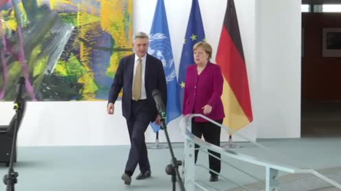 Germany: Merkel announces 10,000 new refugee places