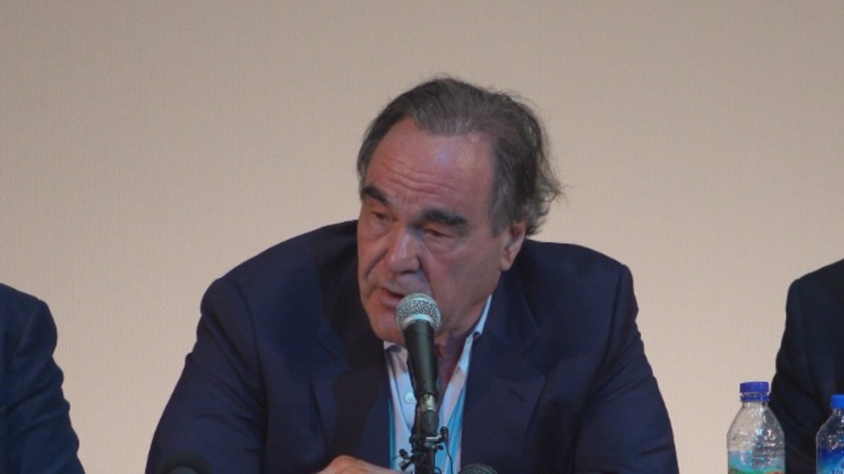 Irán: Oliver Stone muestra incredulidad por los comentarios de Macron sobre el acuerdo nuclear con Irán