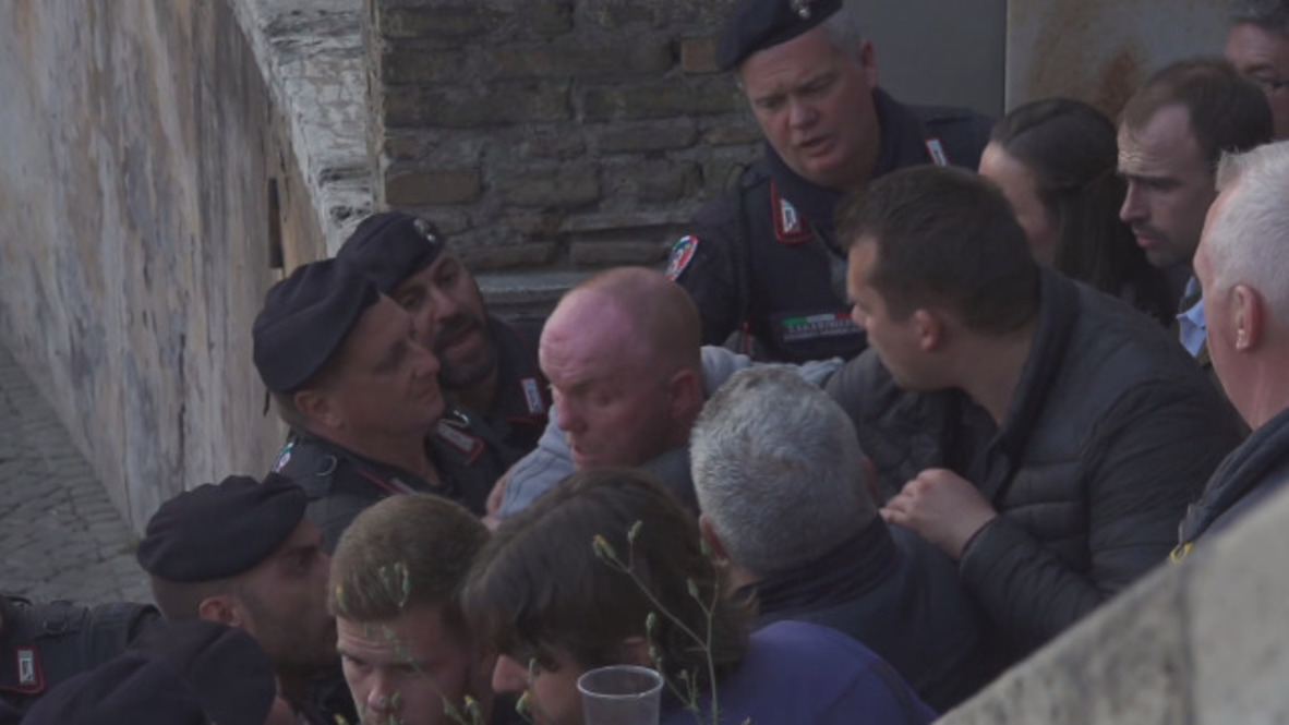 Italia: Fanáticos del Liverpool se enfrentan con la policía en Roma