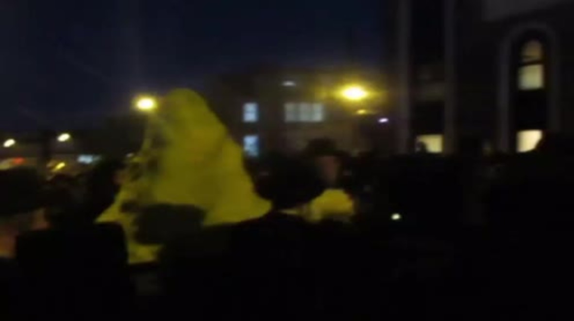 Reino Unido: Una enorme bola de fuego hiere a decenas de personas en una celebración judía en Londres