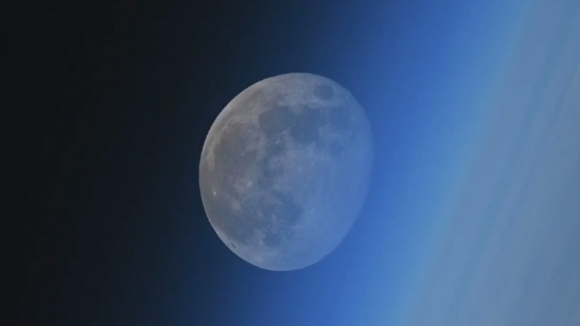 EEI: ¡Mira cómo desaparece la luna en este asombroso vídeo grabado en la EEI!