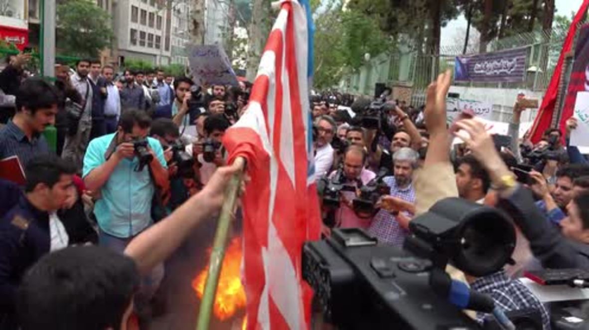 Iran: Tehran students burn stars-and-stripes after US JCPOA withdrawal