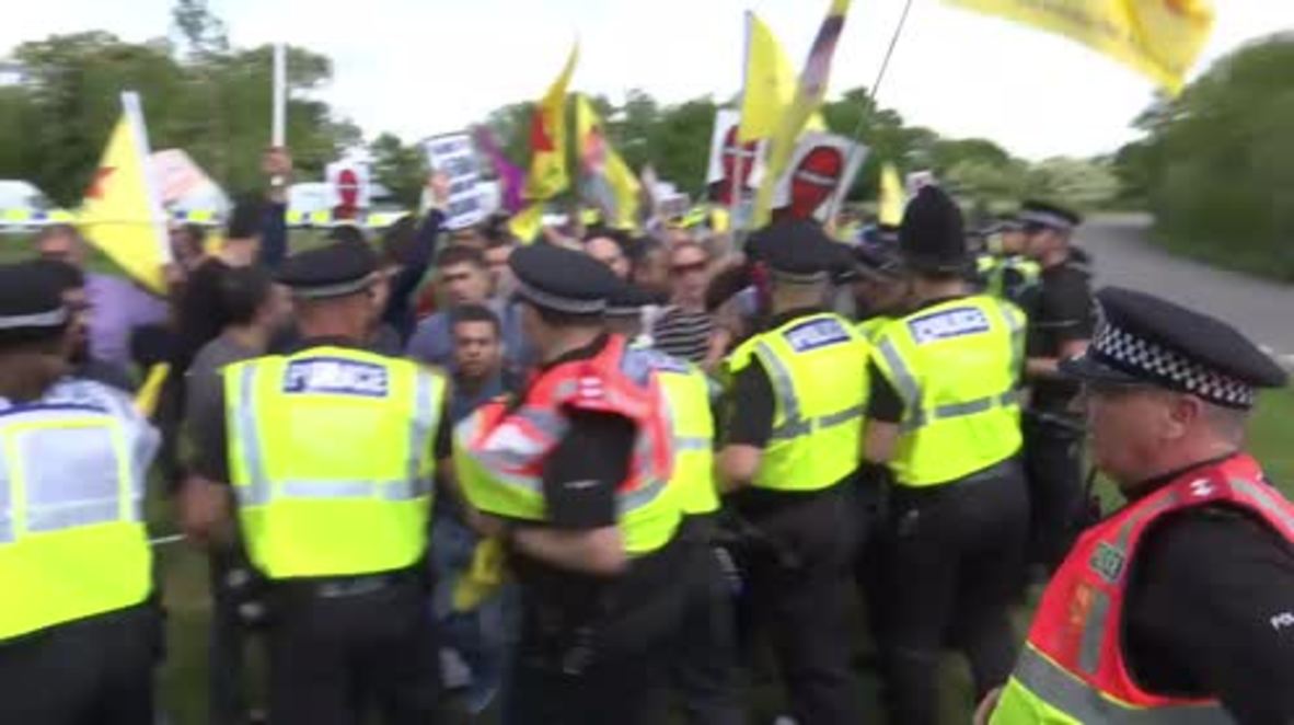 UK: One injured as Kurds clash with police ahead of Erdogan visit