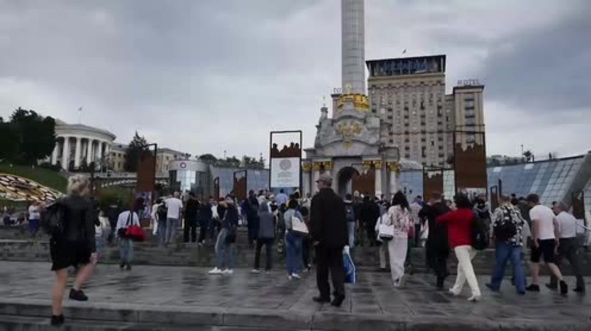 Ukraine: Nationalists gather in Kiev to demand release of war prisoners