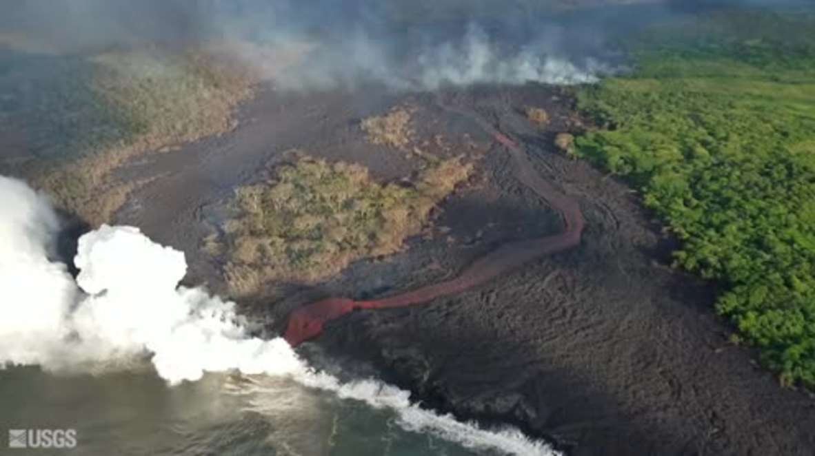 EE.UU.: Imágenes aéreas de las grietas y la llegada al océano de la lava en Lower East Rift Zone