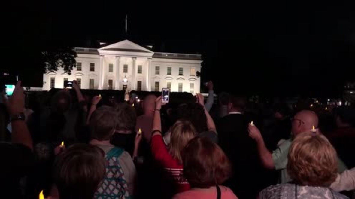 EE. UU.: El obispo negro de la boda real lidera una protesta en la Casa Blanca