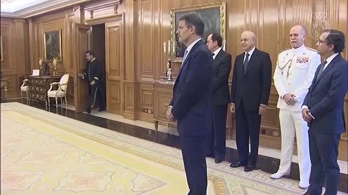 Spain: Pedro Sanchez sworn in as PM after Rajoy ousted