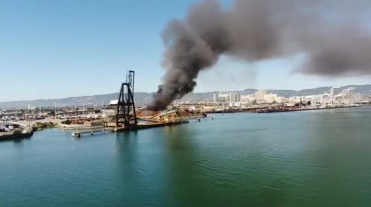 EE.UU.: Incendio en la planta de reciclaje de Oakland