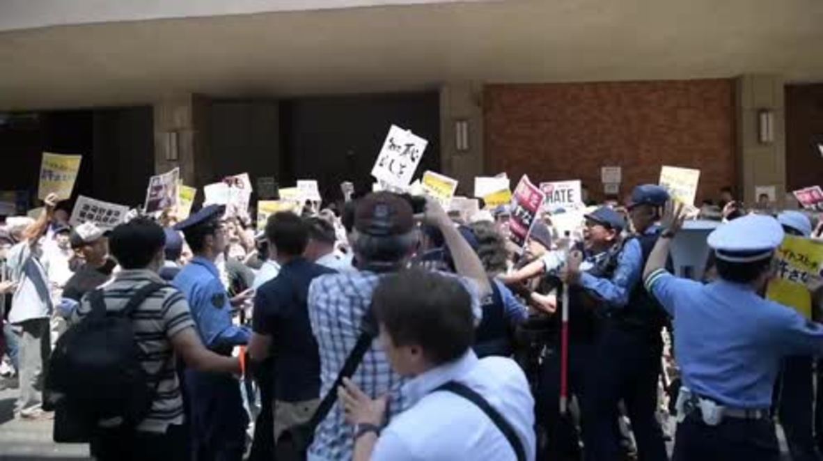 Japan: Scuffles in Kawasaki as anti-migrant meeting crashed by counter-protesters
