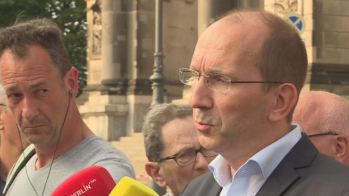 Germany: Officer shot knife-wielding man in leg at Berlin Cathedral - police confirm