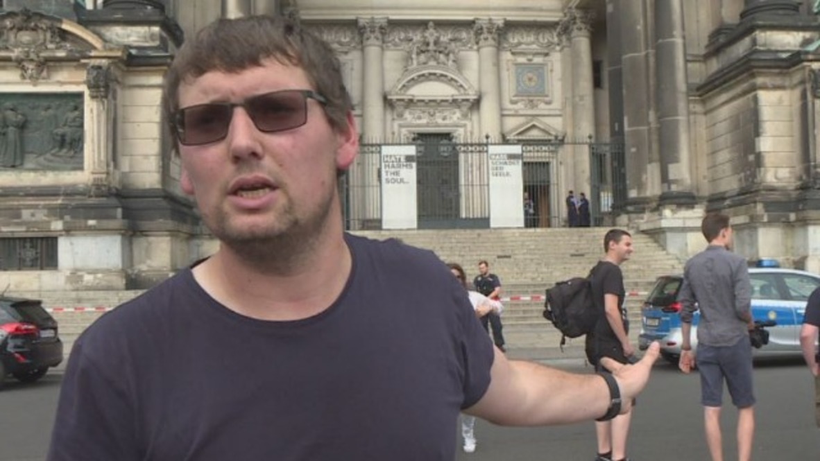 Germany: Witness recounts moment police shot knife-wielding man