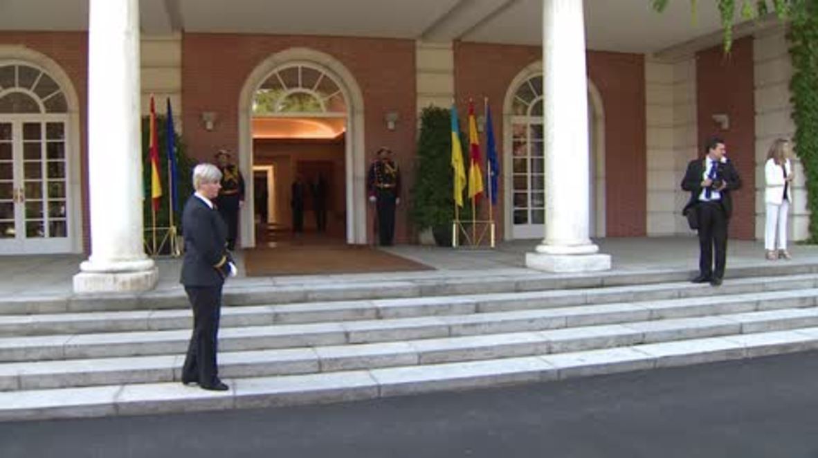 España: Nuevo primer ministro Sanchez recibe a Poroshenko en su primer visita oficial