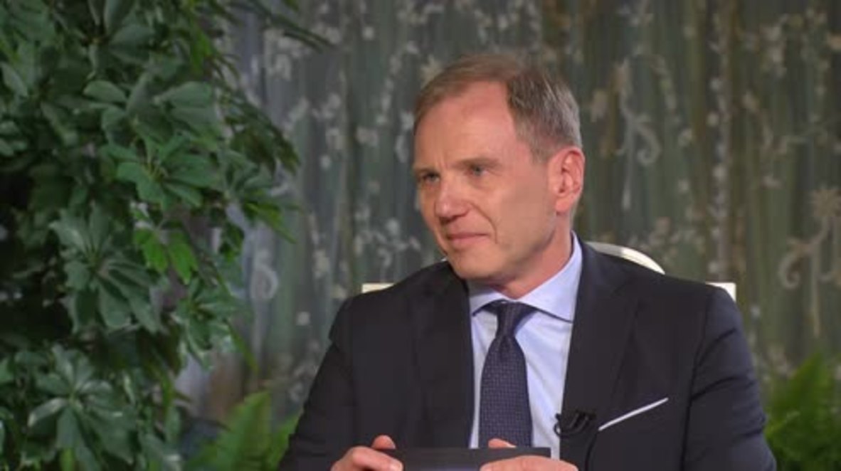 Russia: ‘Can I finish what I’m saying?’ - Putin switches to German to shoot down interrupting Austrian journo