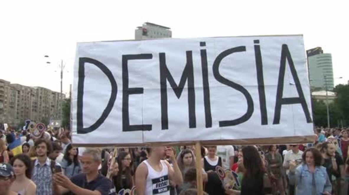 Romania: Protesters in capital call for government resignations