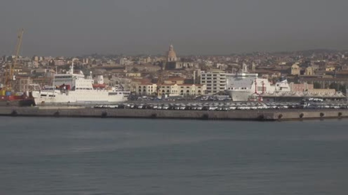 Italy: ‘They’re invading us!’ - Sicilians react to migrant ship dock block