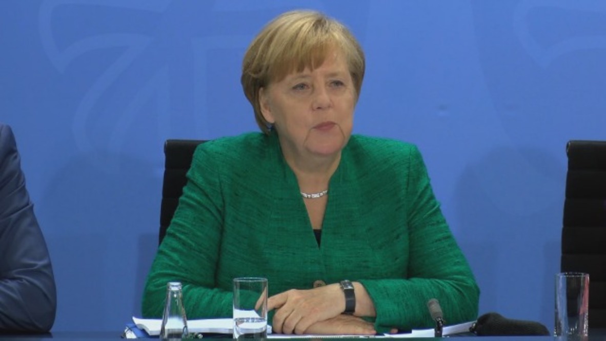 Germany: Angela Merkel expects government to survive migrant row