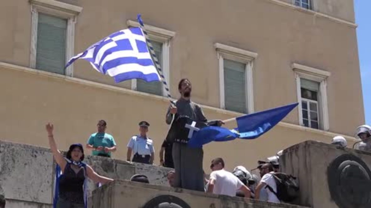 Greece: Protesters rally against name change deal with Macedonia