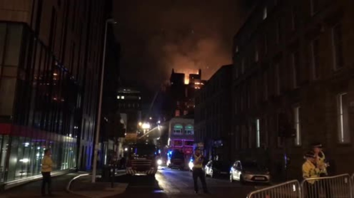 UK: Huge fire breaks out at Glasgow art school