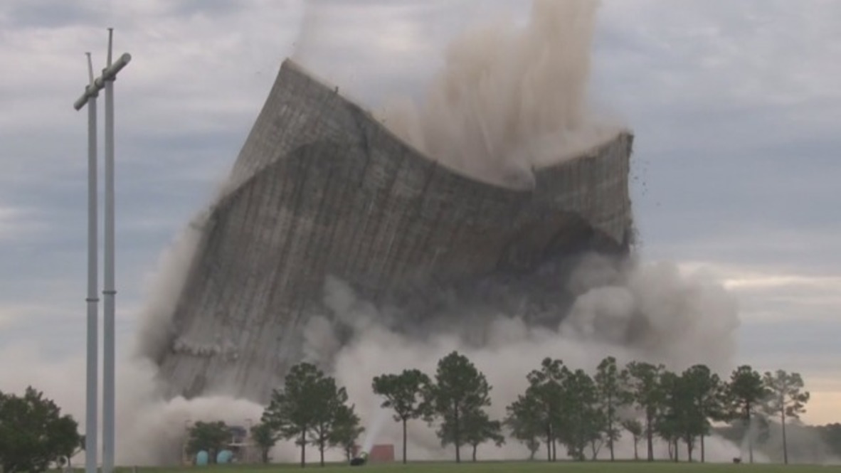 1,500lbs of dynamite IMPLODE Jacksonville cooling towers in 12 seconds